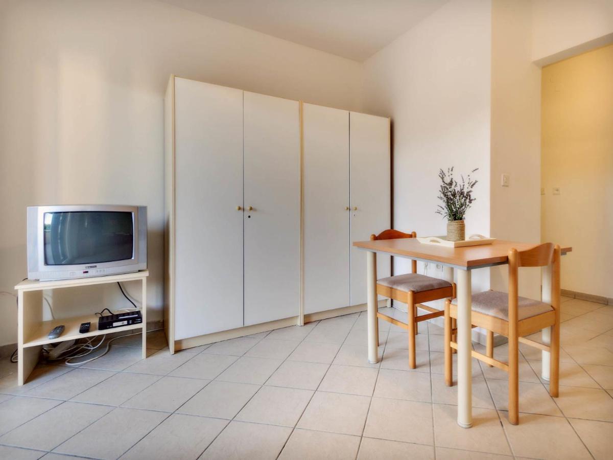Apartments Zizic Vodice Kamer foto