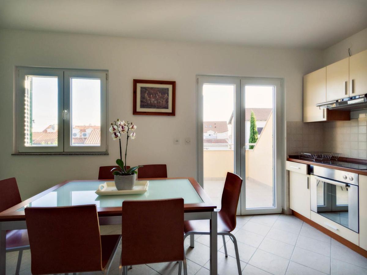 Apartments Zizic Vodice Kamer foto