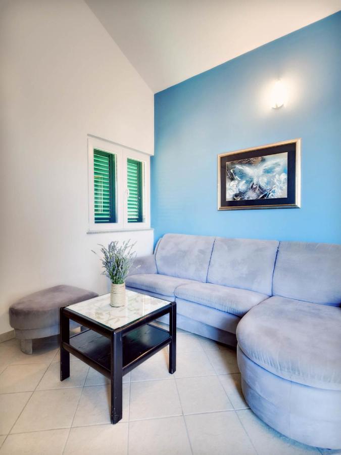 Apartments Zizic Vodice Kamer foto