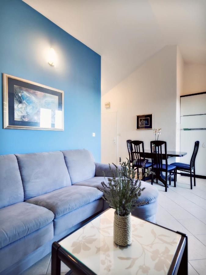 Apartments Zizic Vodice Kamer foto