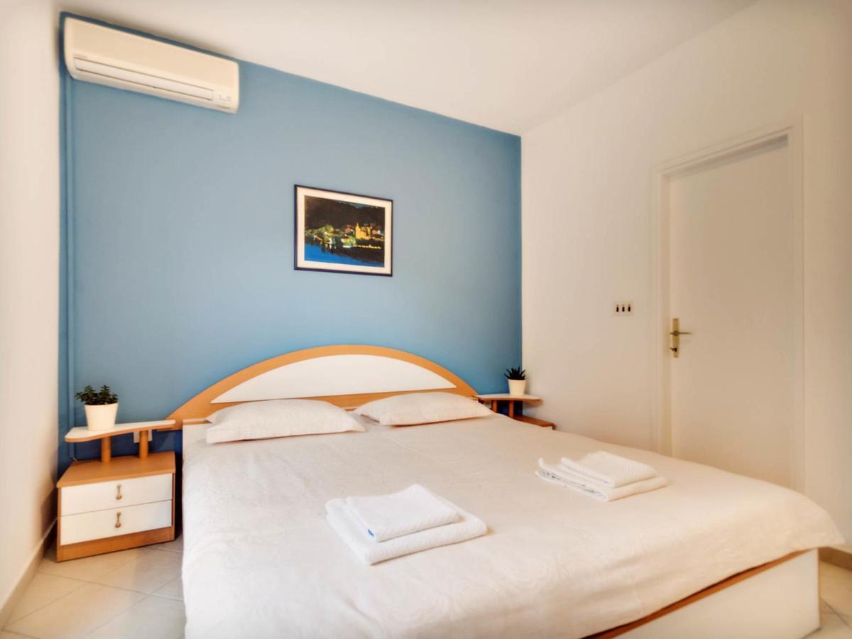 Apartments Zizic Vodice Kamer foto